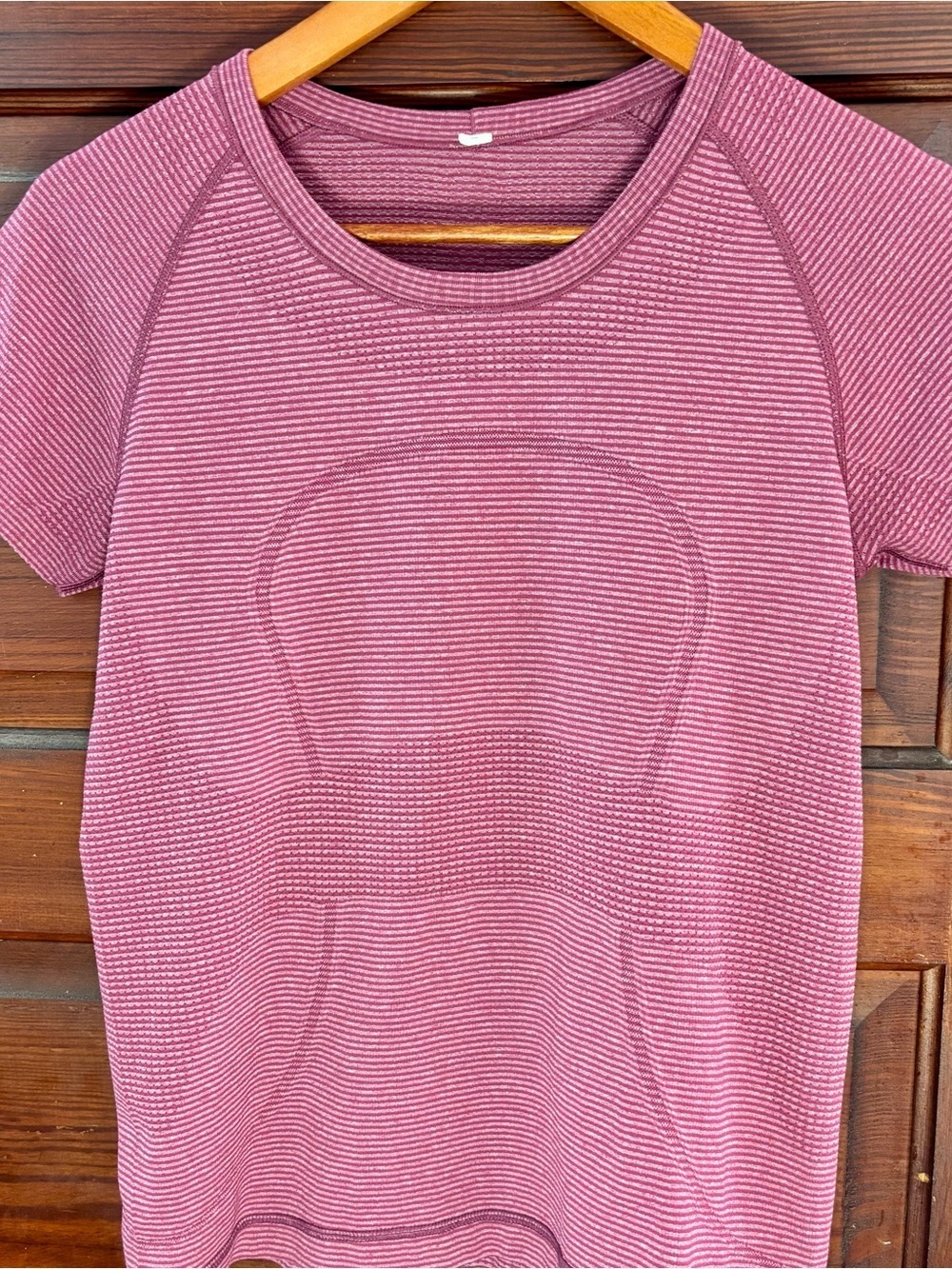 Lululemon Wonen’s Swiftly Tech Short Sleeve Top in Heathered Dashing Purple - Picture 6 of 10